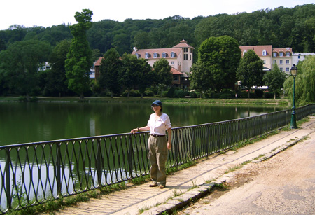 Juillet 2005, Chaville  (Photo: Larissa)