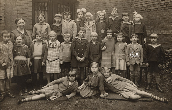 Gisi Abraham - School - 1925