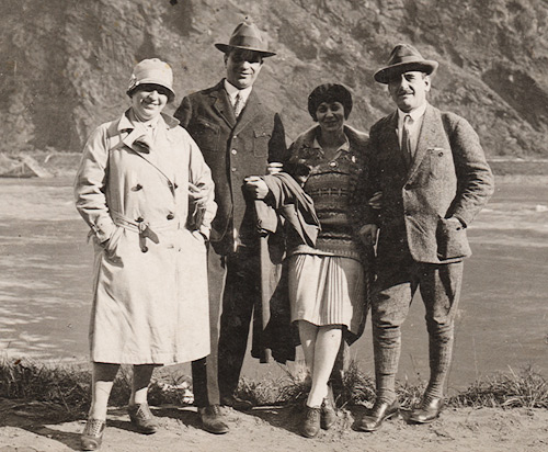 Ronya, Moritz and friends, Bachrach on the Rhine, 1927