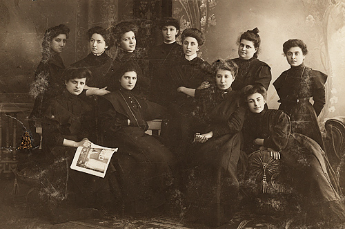 Ronya and a group of students, Latvia, 1909