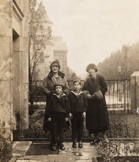 Ronya, Uly, Gisy - Dusseldorf, 1926