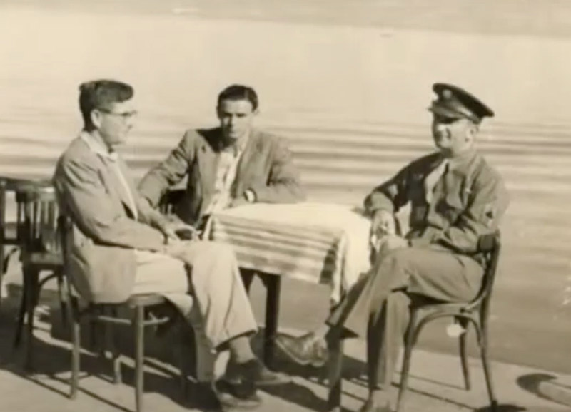 Abraham De Leon and Shmarya Tzameret, Tiberias, 1944.