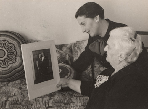 Juliette and Visa De Leon, Tel-Aviv, 1938.