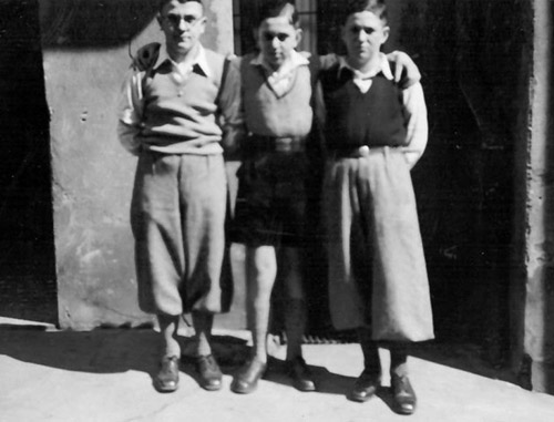 Yitzhak and 2 friends