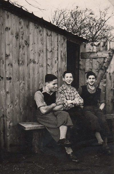 Hachshara group in front of the stables.