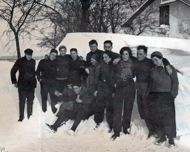 Hachshara group in Kibbutz Jägerslust, FLensburg, 1937.
