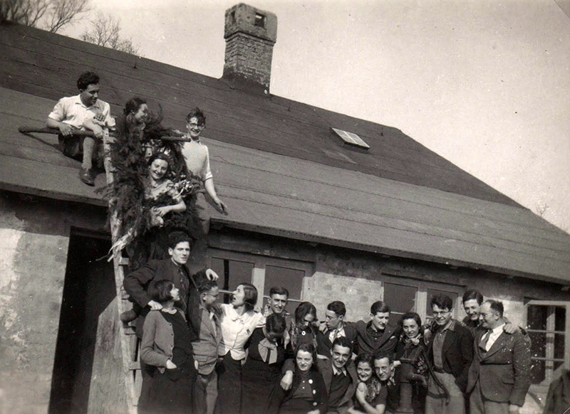 Celebrating with a wreath the inauguration of the Jägerslust Kibbutz which was completed that month. March 22, 1936