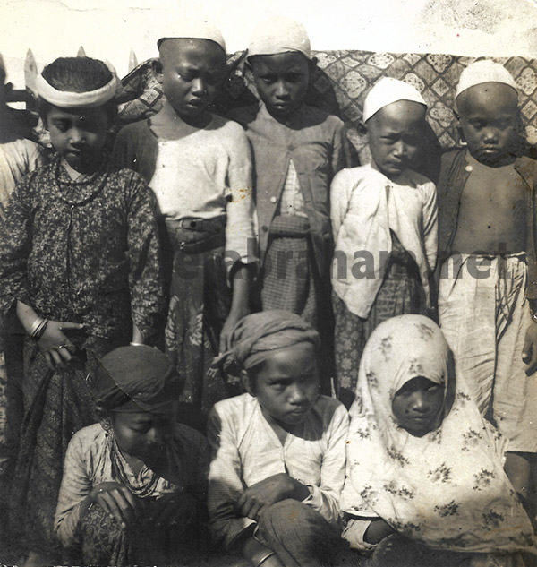 Children of the Dead Sea. Photo Dr. Wallisch.